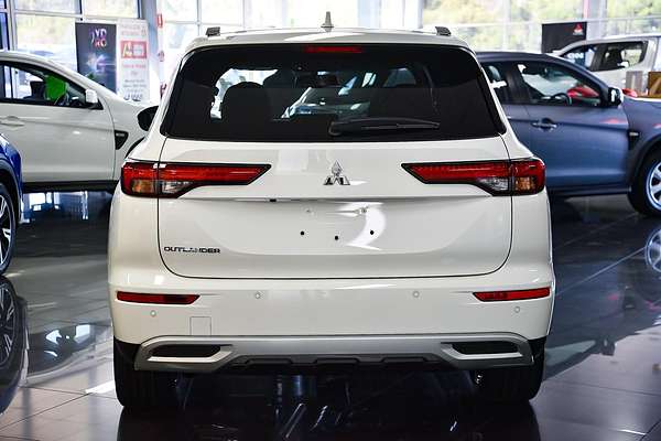 2025 Mitsubishi Outlander LS ZM
