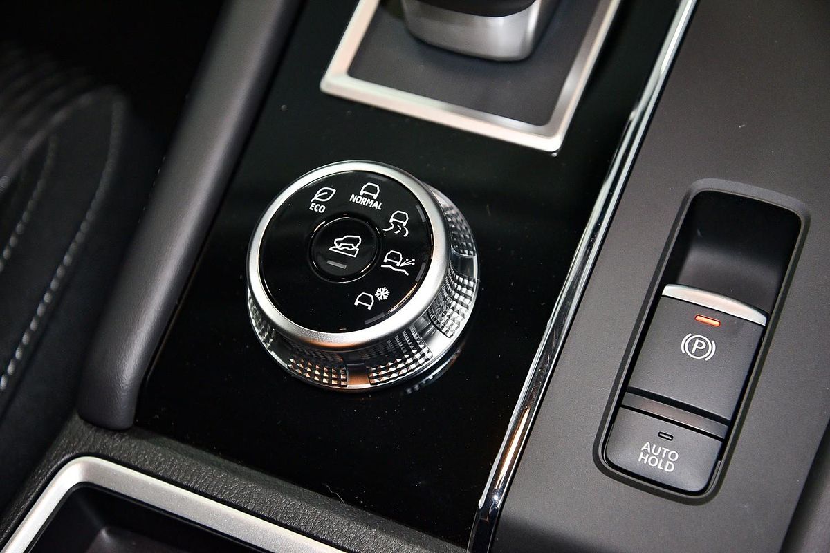 2025 Mitsubishi Outlander LS ZM