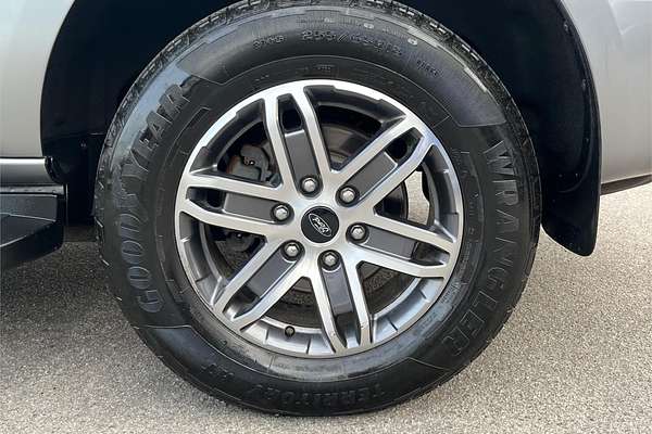 2017 Ford Everest Ambiente UA