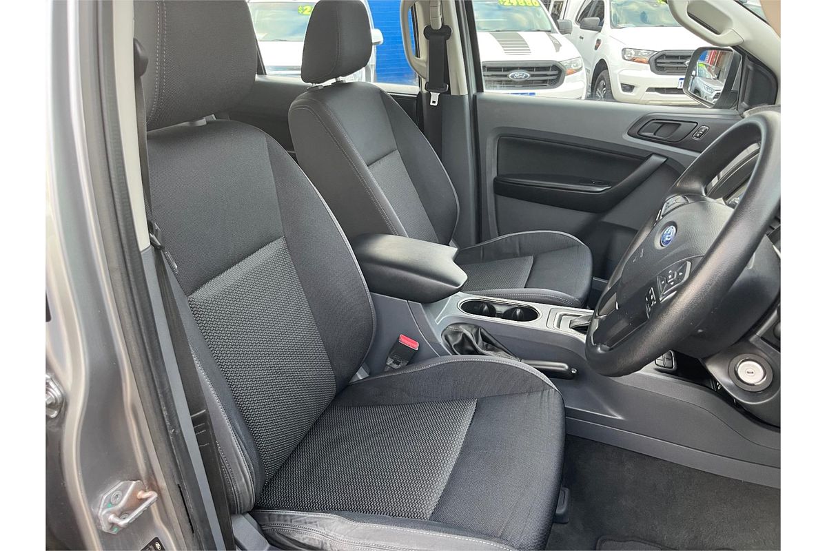 2017 Ford Everest Ambiente UA