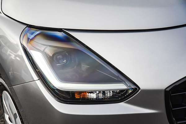 2025 Suzuki Swift Hybrid UZ