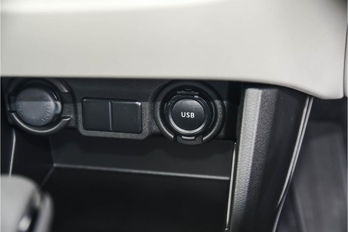 2025 Suzuki Swift Hybrid UZ