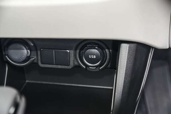 2025 Suzuki Swift Hybrid UZ