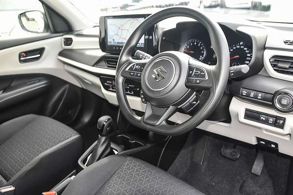 2025 Suzuki Swift Hybrid UZ