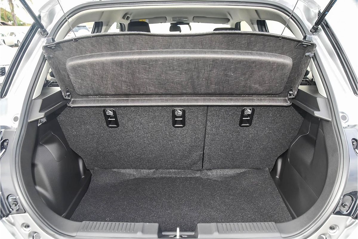 2025 Suzuki Swift Hybrid UZ