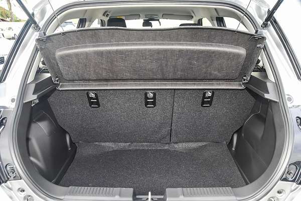 2025 Suzuki Swift Hybrid UZ