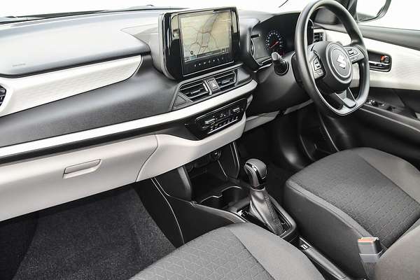 2025 Suzuki Swift Hybrid UZ