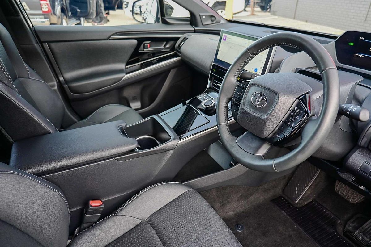 2024 Toyota bZ4X YEAM15R