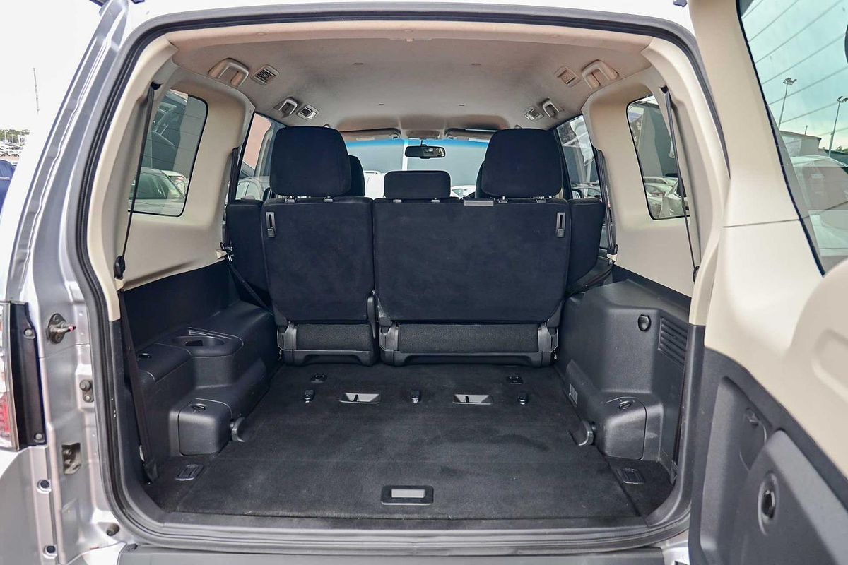 2015 Mitsubishi Pajero GLX NX