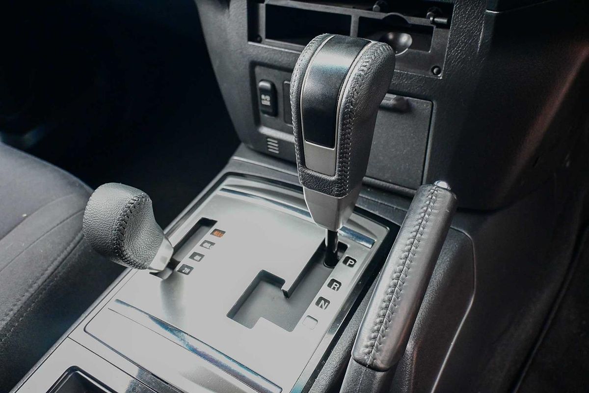 2015 Mitsubishi Pajero GLX NX