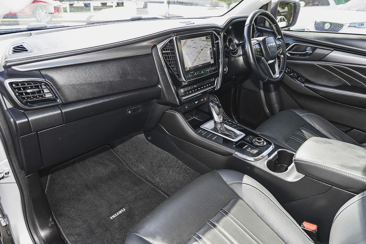 2022 Isuzu MU-X LS-T