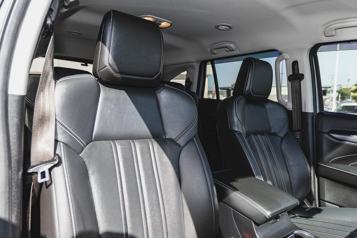 2022 Isuzu MU-X LS-T