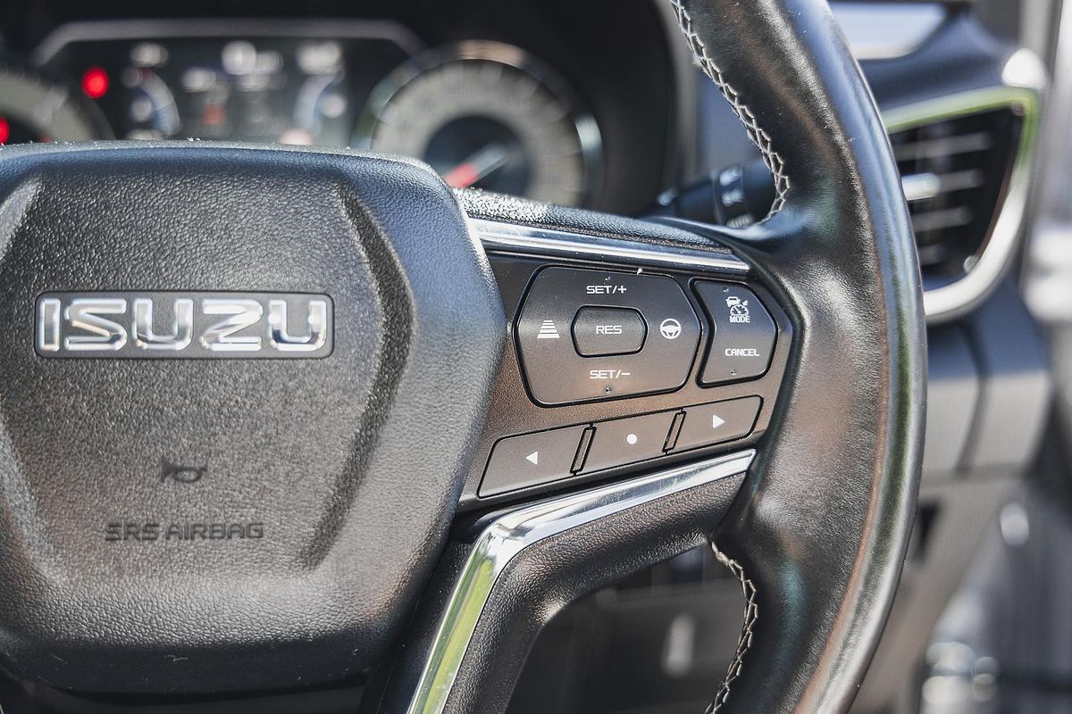 2022 Isuzu MU-X LS-T