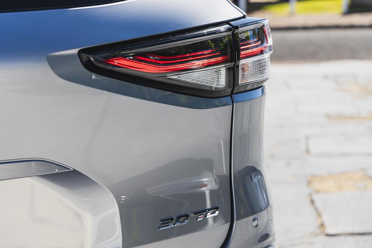 2022 Isuzu MU-X LS-T