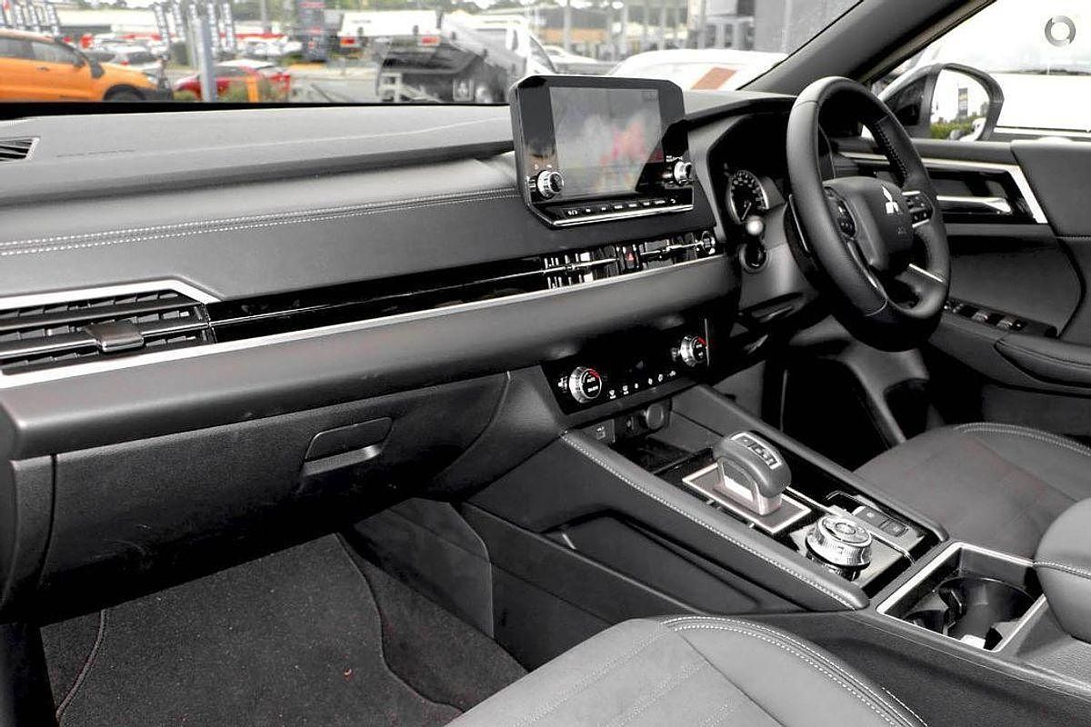 2024 Mitsubishi Outlander Black Edition ZM 2WD