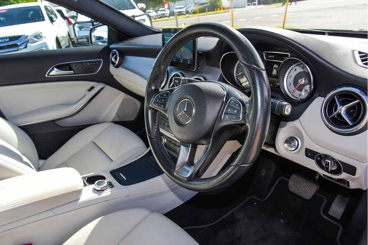 2016 Mercedes-Benz GLA-Class GLA180 X156