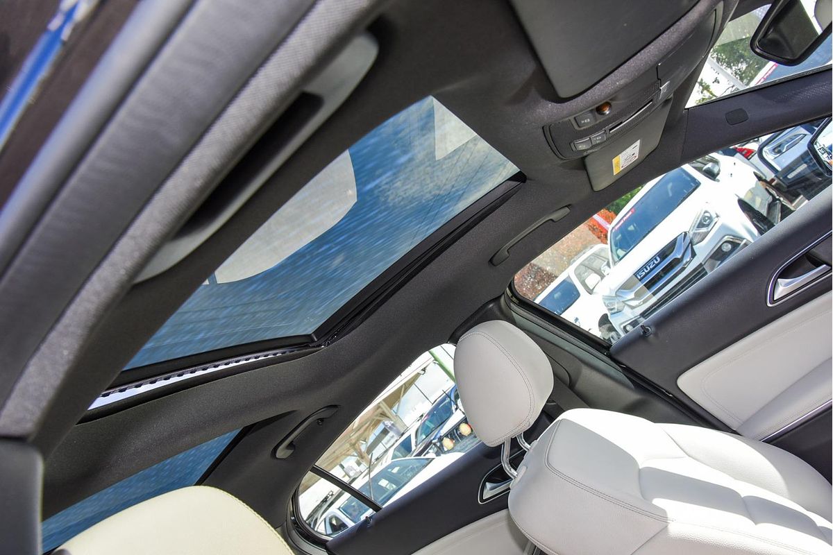 2016 Mercedes-Benz GLA-Class GLA180 X156