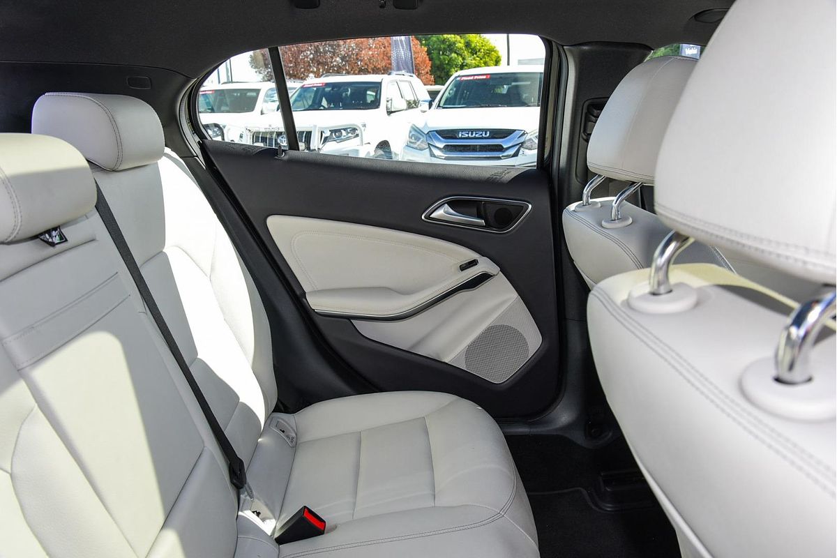 2016 Mercedes-Benz GLA-Class GLA180 X156