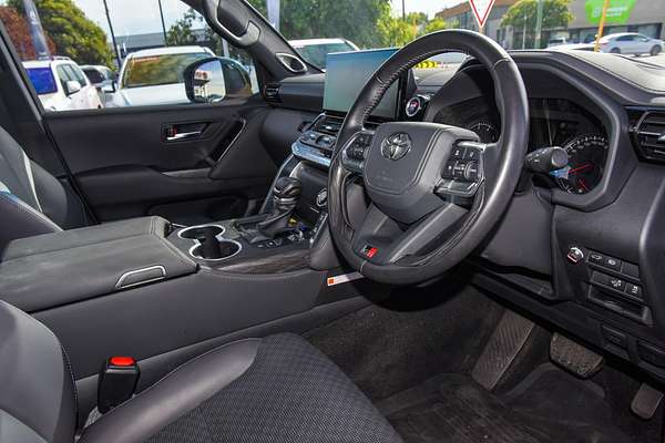 2024 Toyota Landcruiser GR Sport FJA300R