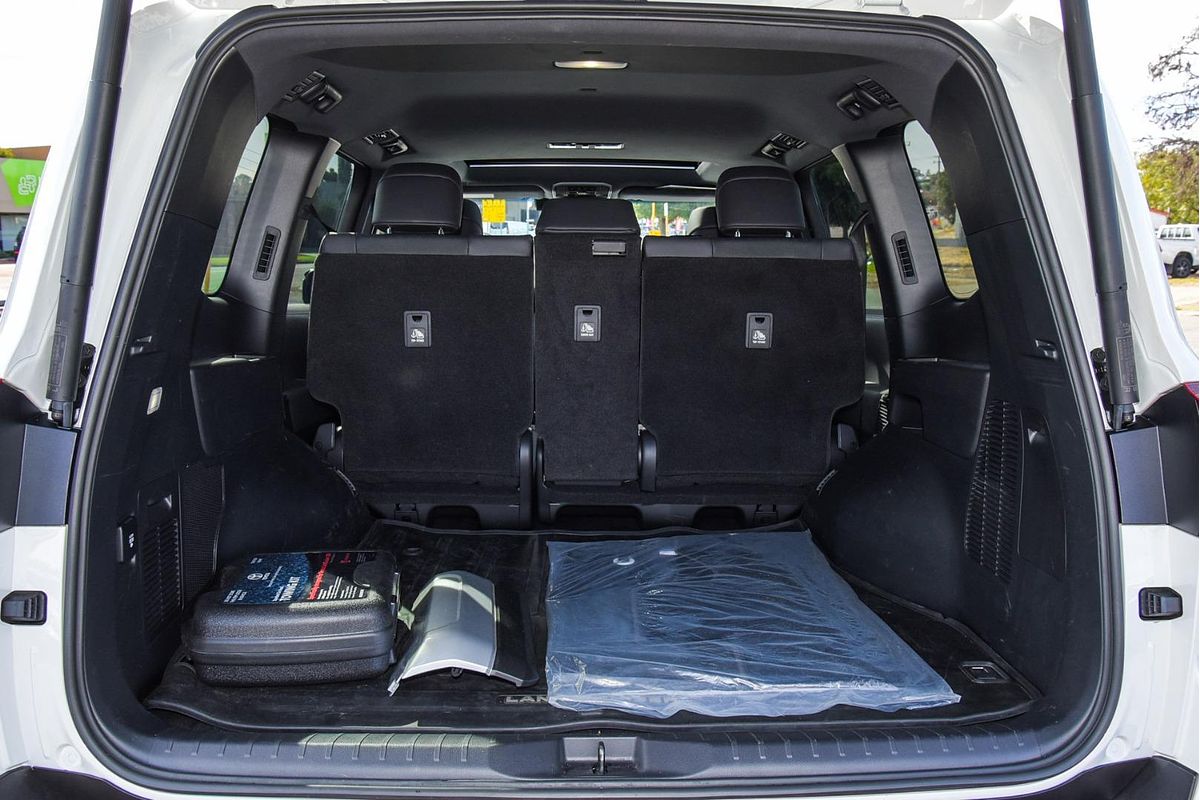 2024 Toyota Landcruiser GR Sport FJA300R
