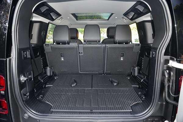 2024 Land Rover Defender 110 P400 X-Dynamic HSE L663