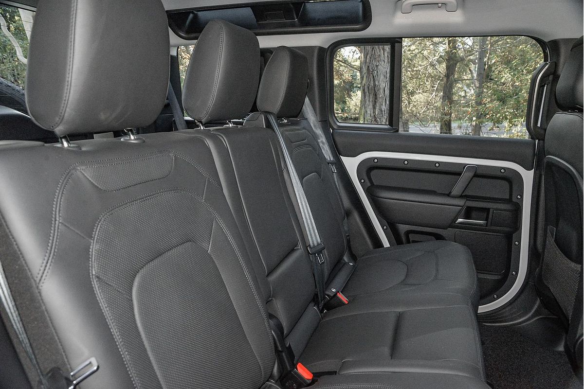 2024 Land Rover Defender 110 P400 X-Dynamic HSE L663