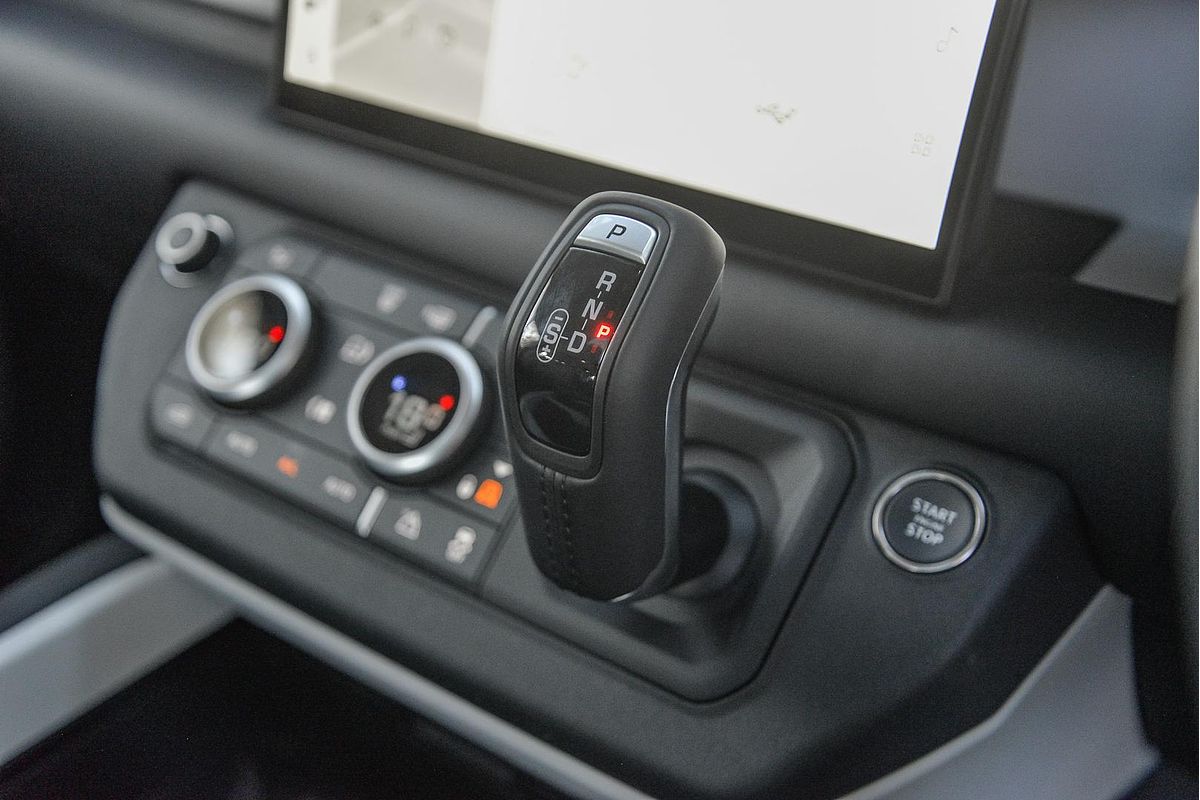 2024 Land Rover Defender 110 P400 X-Dynamic HSE L663