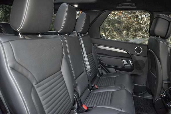 2025 Land Rover Discovery P360 Dynamic HSE Series 5