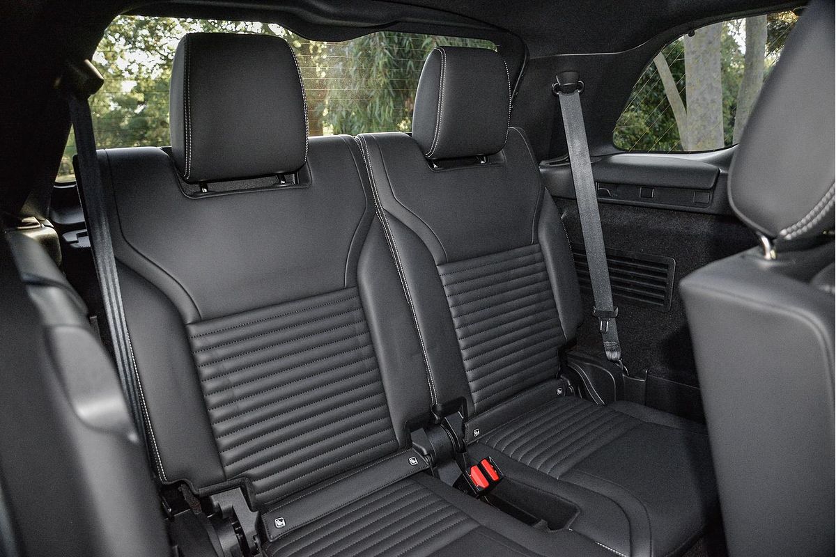 2025 Land Rover Discovery P360 Dynamic HSE Series 5