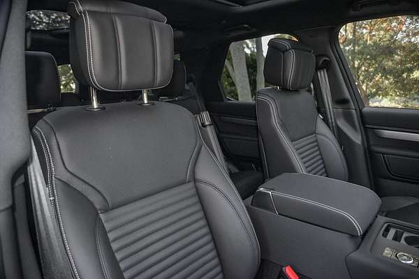 2025 Land Rover Discovery P360 Dynamic HSE Series 5