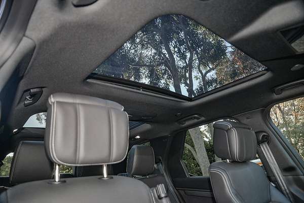 2025 Land Rover Discovery P360 Dynamic HSE Series 5