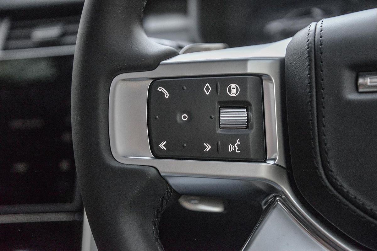 2025 Land Rover Discovery P360 Dynamic HSE Series 5