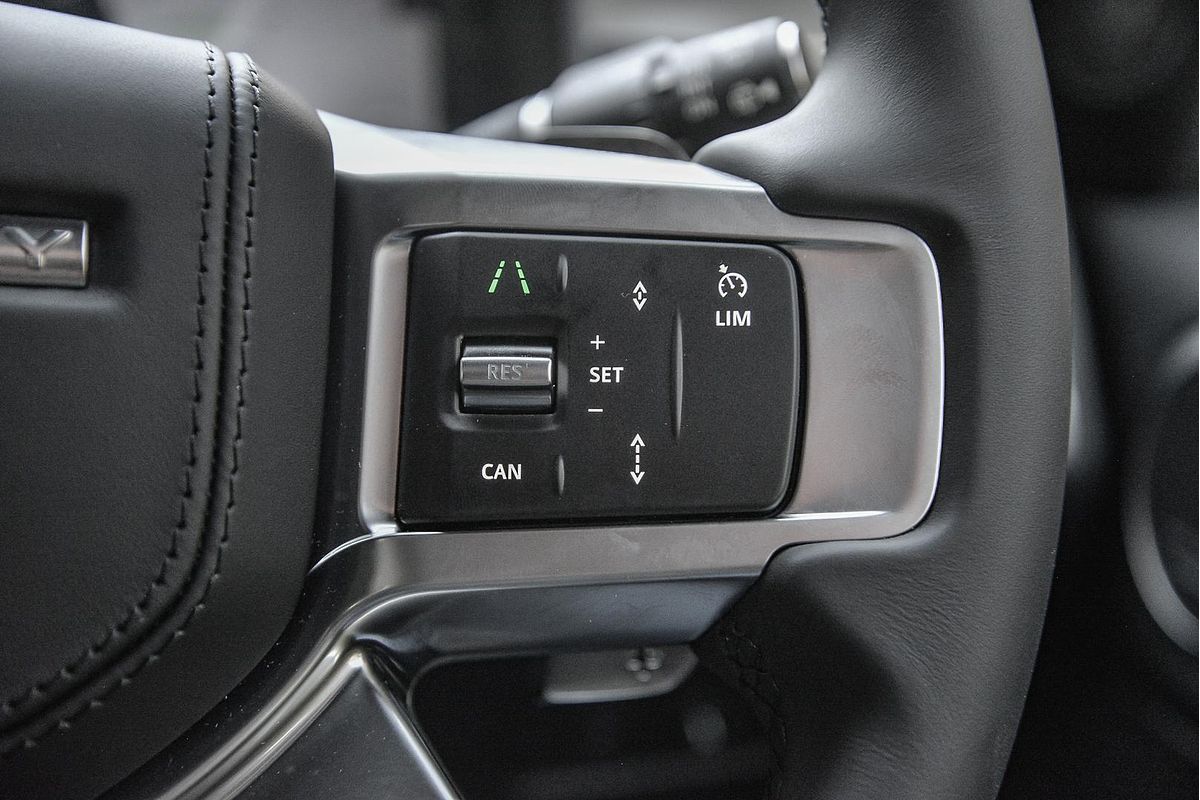 2025 Land Rover Discovery P360 Dynamic HSE Series 5
