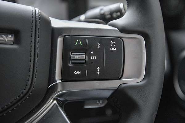 2025 Land Rover Discovery P360 Dynamic HSE Series 5
