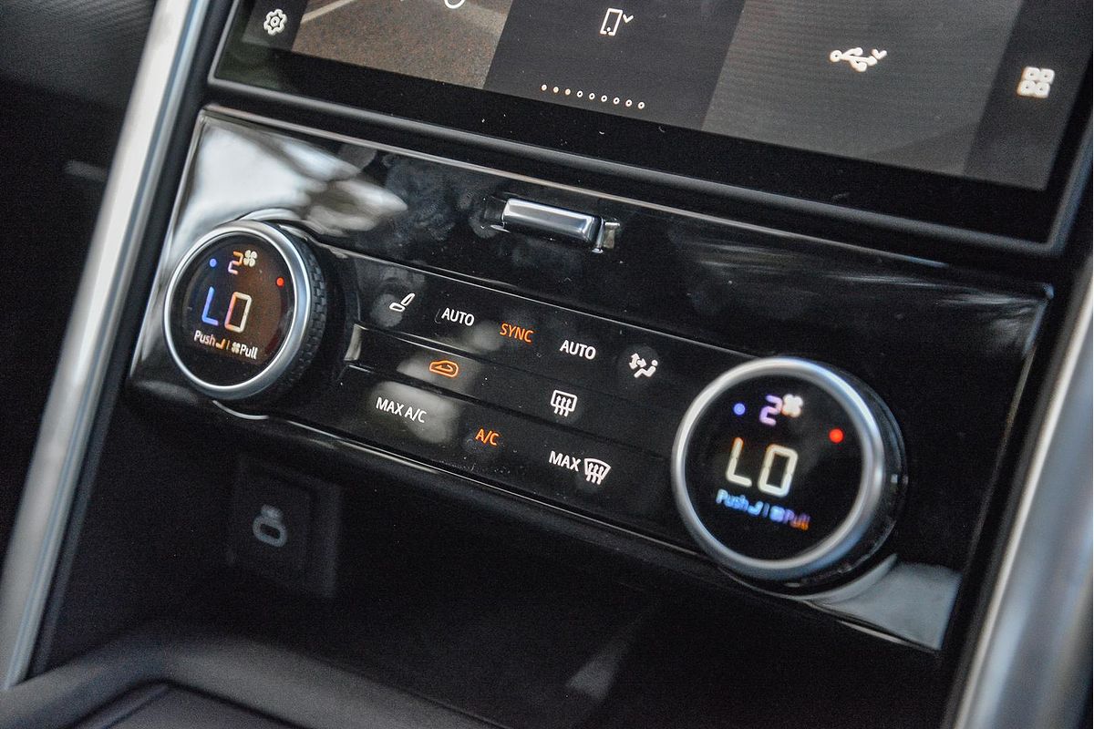 2025 Land Rover Discovery P360 Dynamic HSE Series 5