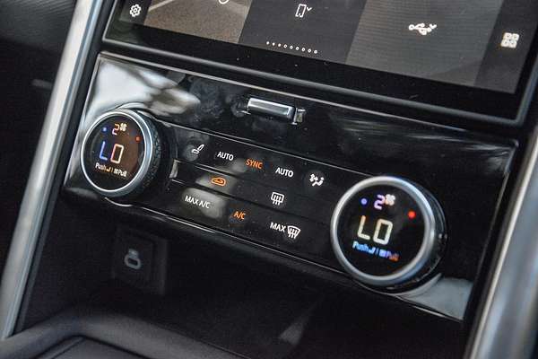 2025 Land Rover Discovery P360 Dynamic HSE Series 5