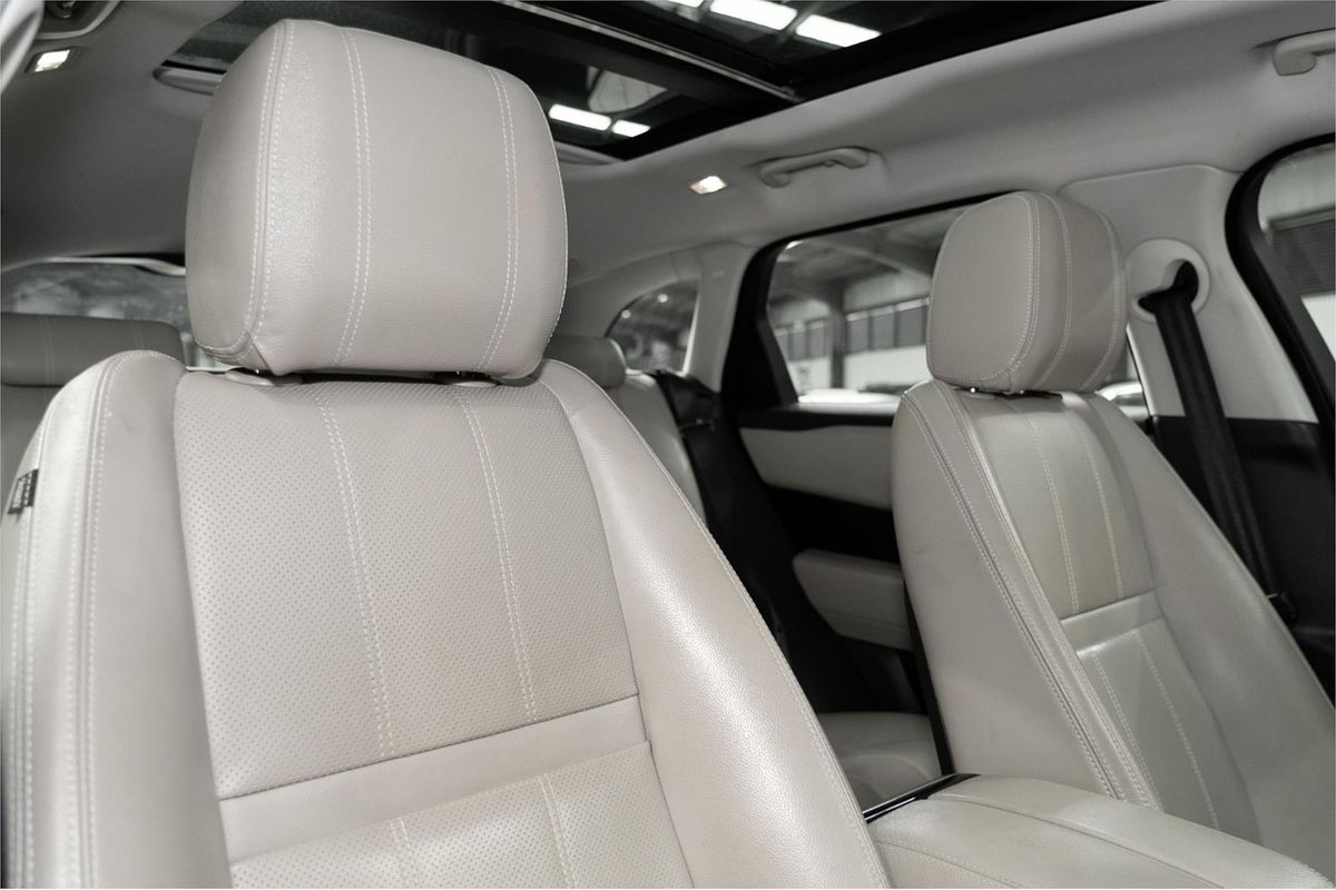 2019 Land Rover Range Rover Velar D180 SE L560