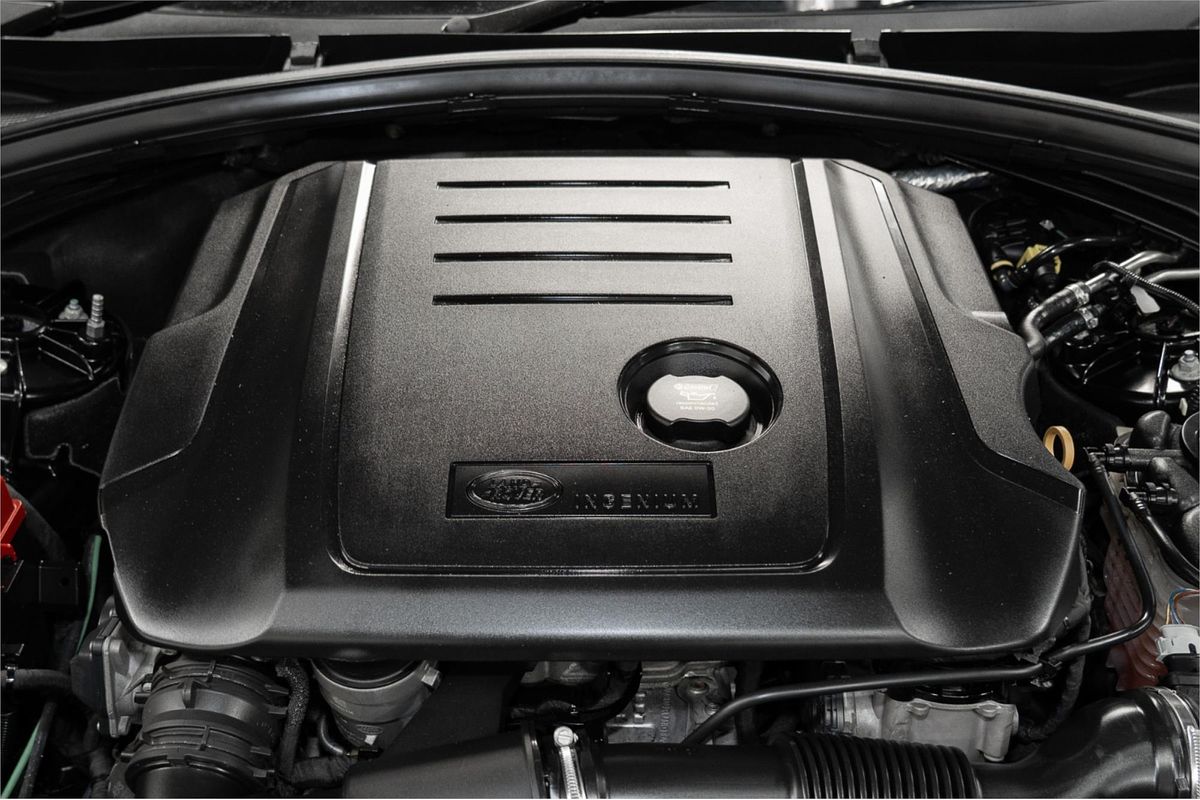 2019 Land Rover Range Rover Velar D180 SE L560