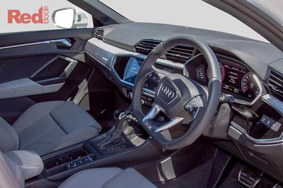 2025 Audi Q3 40 TFSI S line F3