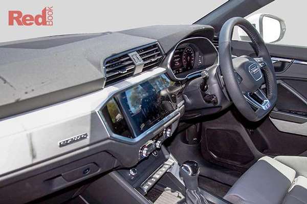2025 Audi Q3 40 TFSI S line F3