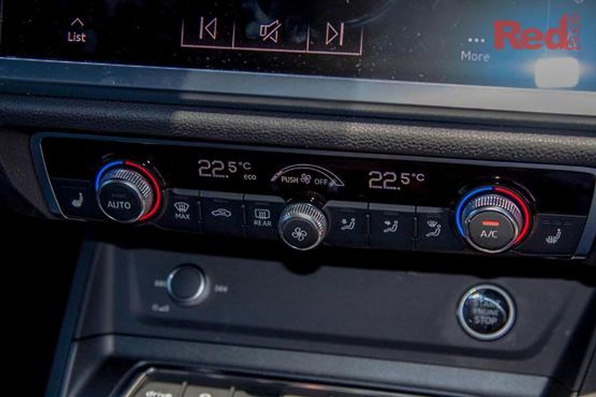 2025 Audi Q3 40 TFSI S line F3