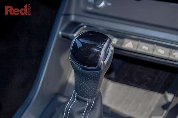 2025 Audi Q3 40 TFSI S line F3