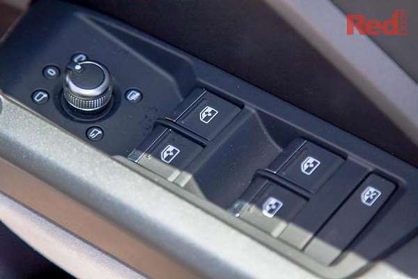 2025 Audi Q3 40 TFSI S line F3