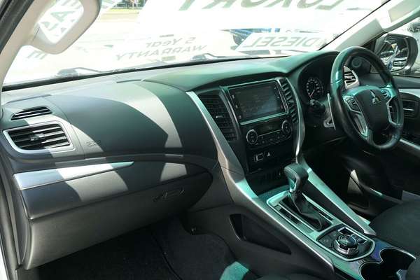 2016 Mitsubishi Pajero Sport GLX QE
