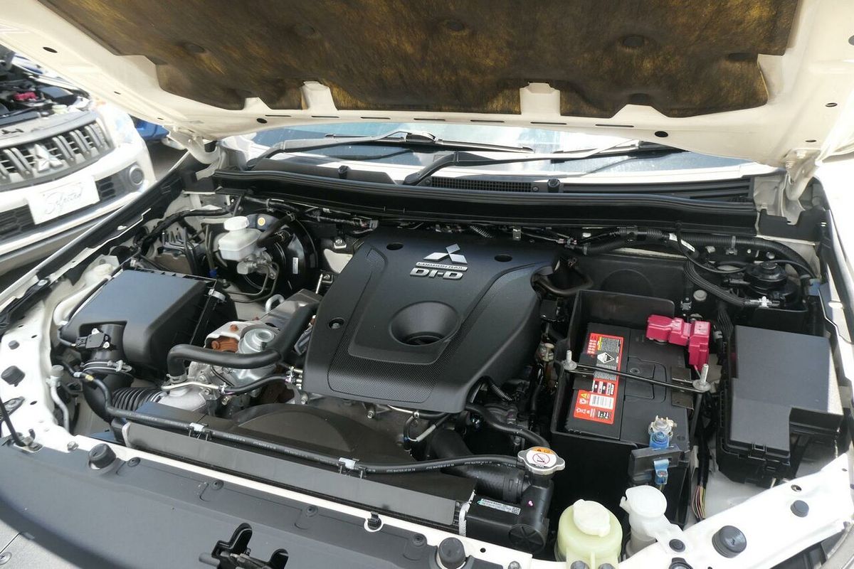 2016 Mitsubishi Pajero Sport GLX QE
