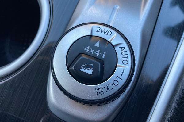 2018 Nissan Pathfinder ST-L R52 Series II