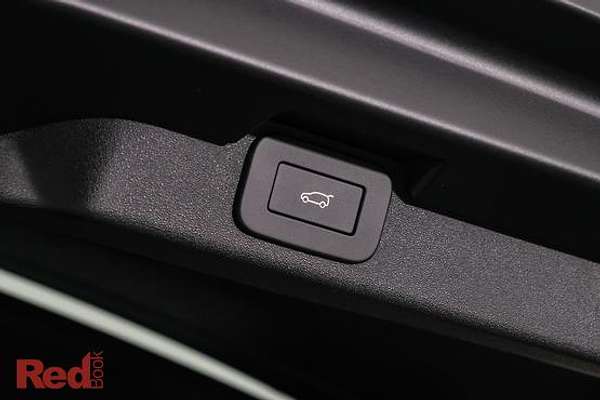 2025 Land Rover Discovery D350 Dynamic SE Series 5