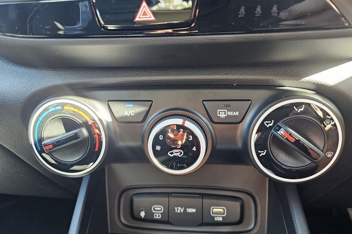 2025 Hyundai Venue Active QX.V5