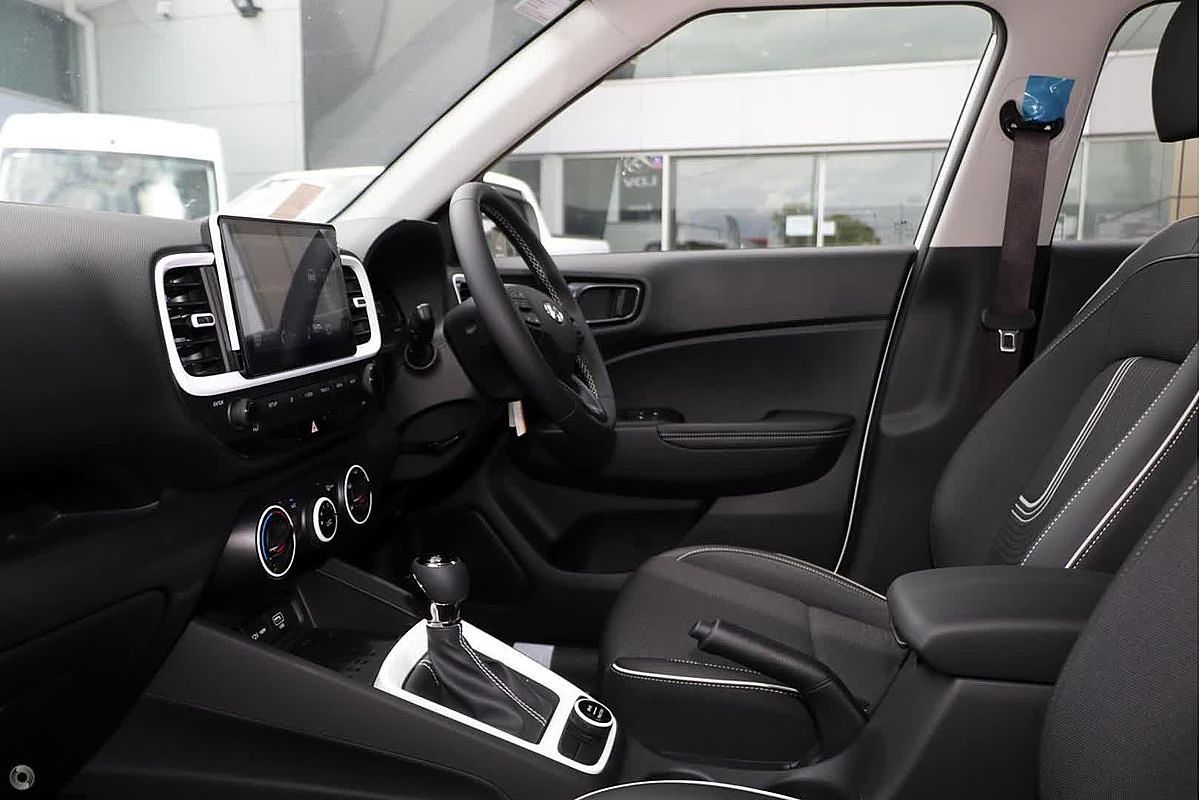 2025 Hyundai Venue Active QX.V5