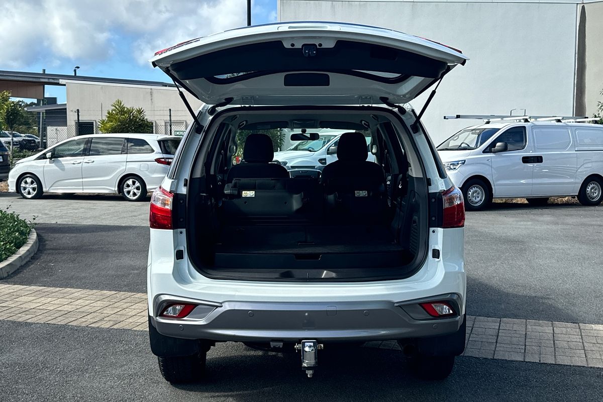 2021 Isuzu MU-X LS-M